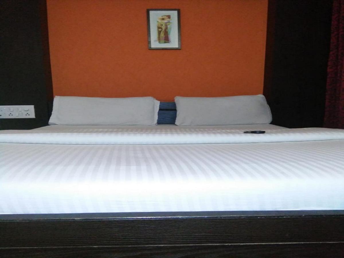 Ocean Inn Hotels Bangalore Buitenkant foto