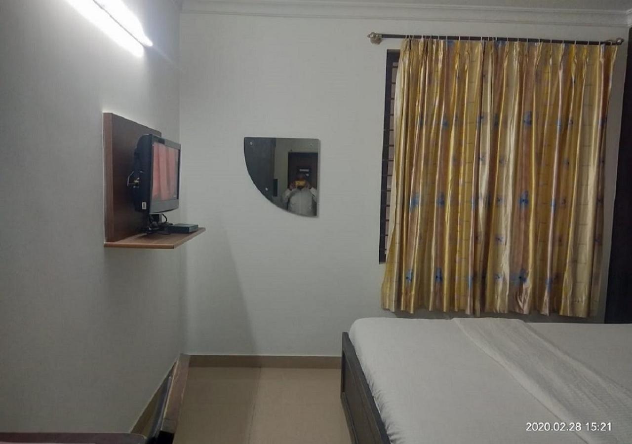 Ocean Inn Hotels Bangalore Buitenkant foto